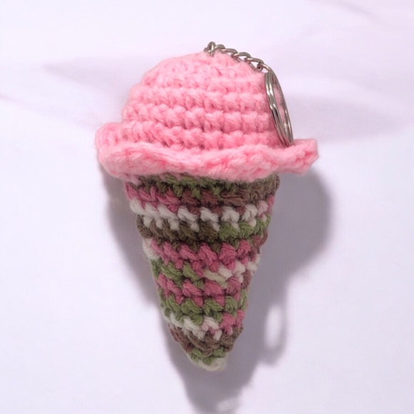 Strawberry Ice Cream with Pink Camo Cone Keychain - Picture 10 of 11